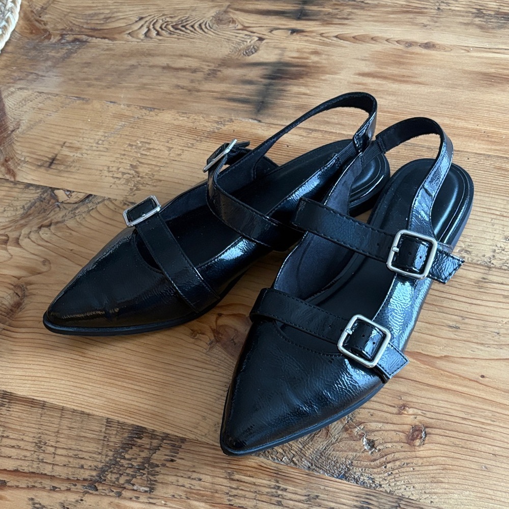 Classic Black Slingback Pointed-Toe Flats